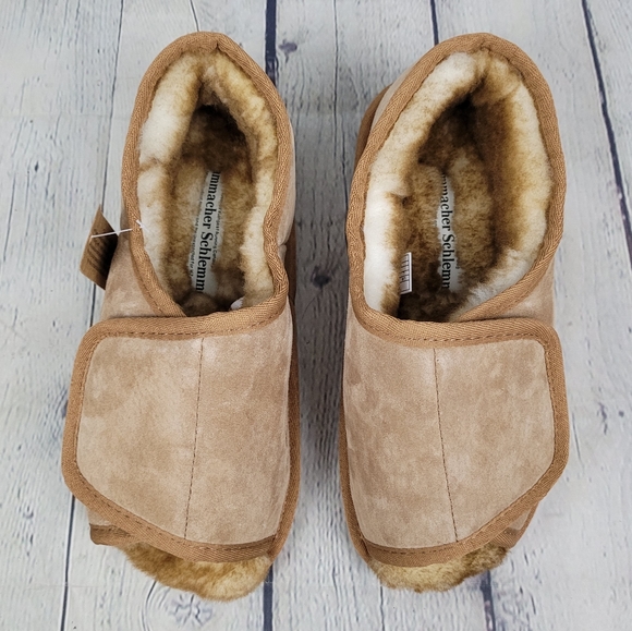HAMMACHER & SCHLEMMER | sheepskin shearling suede adjustable open toe sl… - Picture 3 of 15